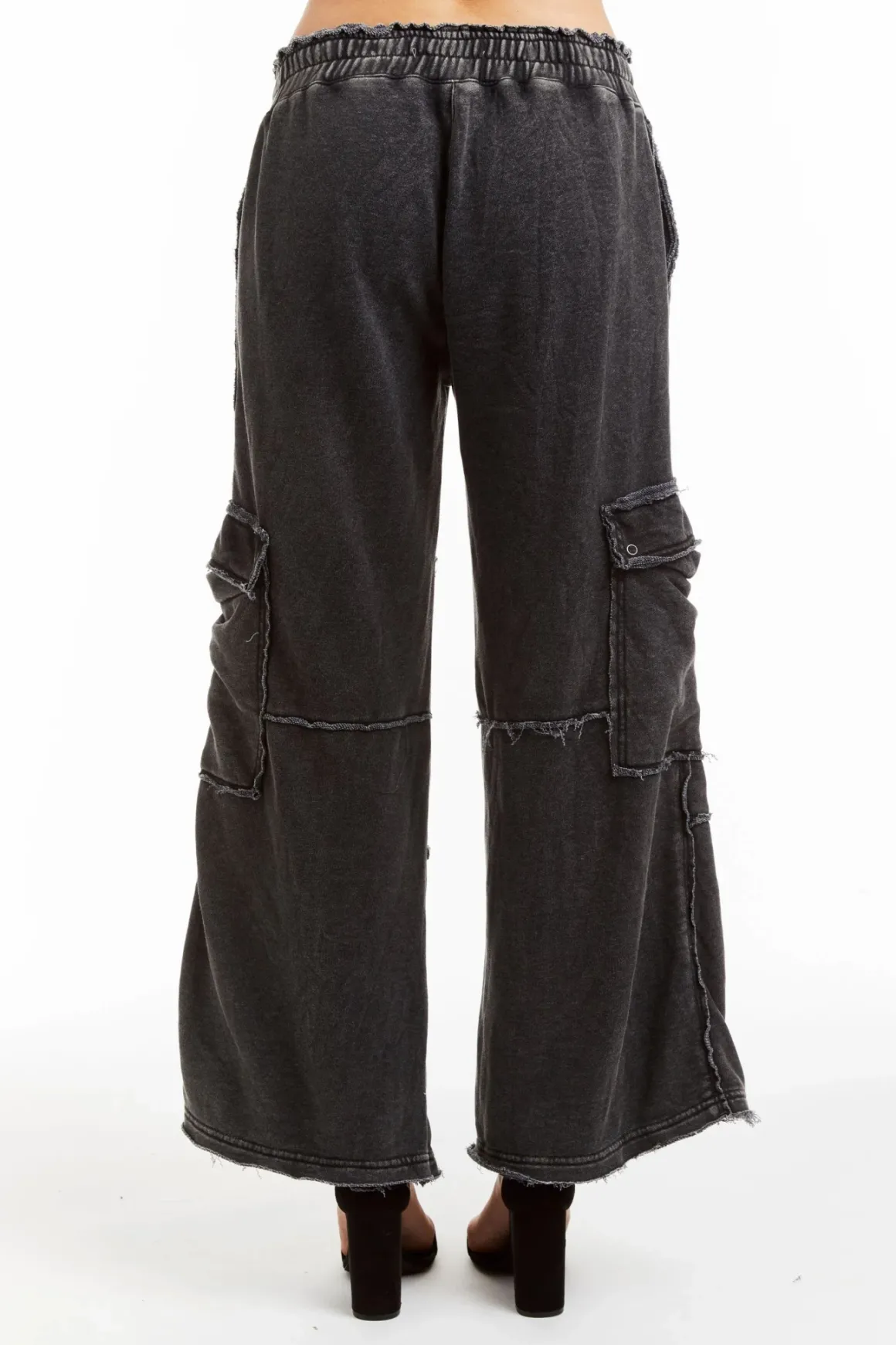 tractr_mid_rise_cargo_lou_3-1.webp Tractr Mid Rise Cargo Lounge Pants