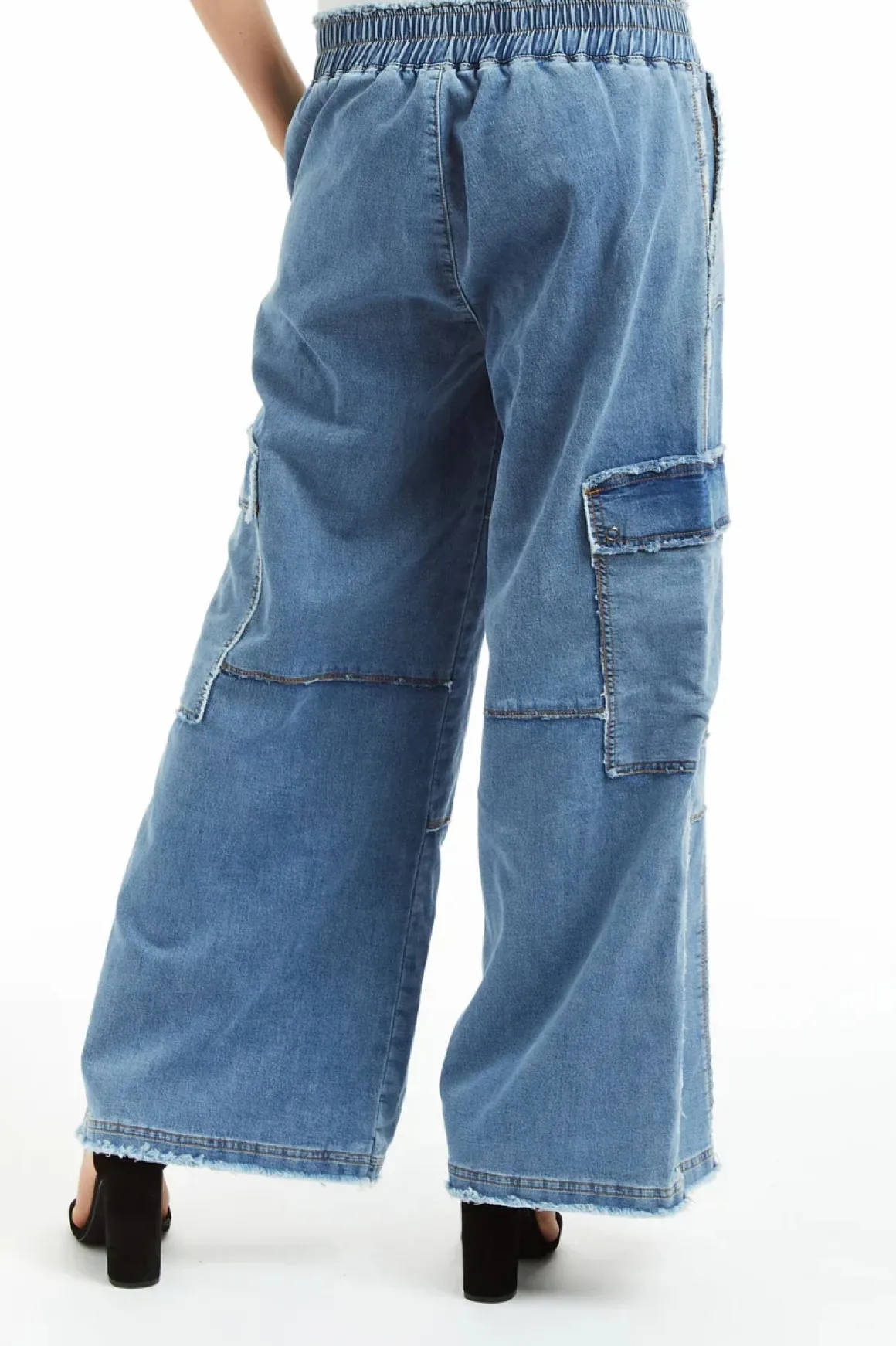 tractr_mid_rise_cargo_lou_5.webp Tractr Mid Rise Cargo Lounge Pants