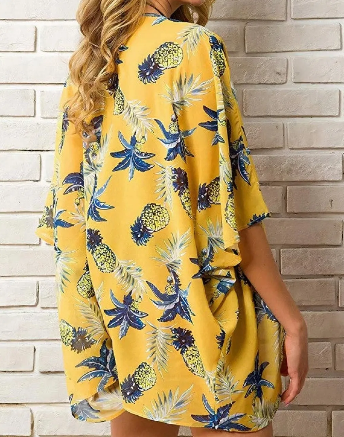 tropical_kimono_online_on_2.webp Tropical Kimono *Online Only*