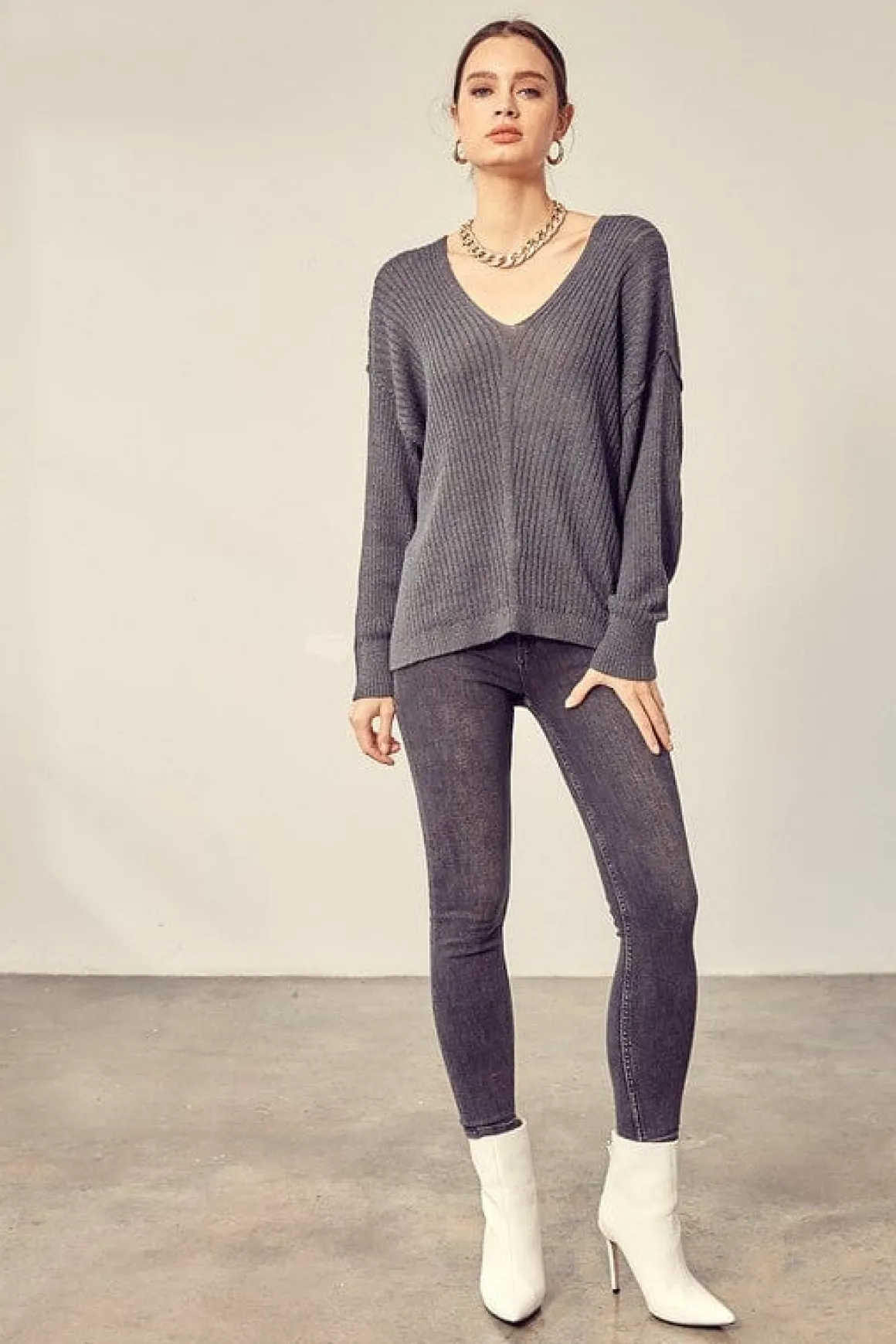 vneck_knit_top_online_onl_4.webp V-Neck Knit Top *Online Only*