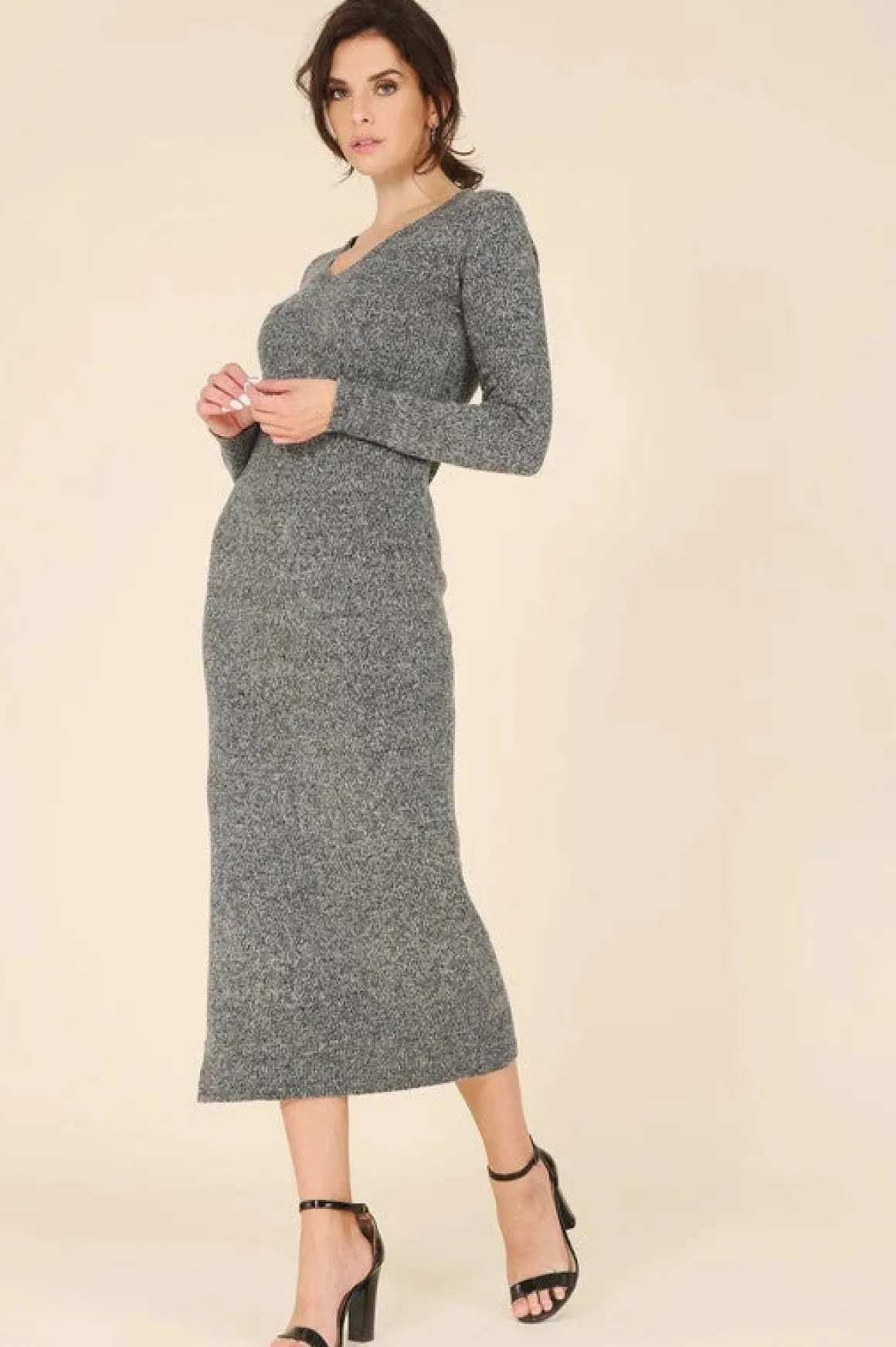vneck_sweater_maxi_dress__44.webp V-neck sweater maxi dress *Online Only*